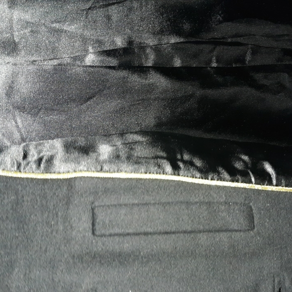 Badgley Mischka black coat. Extended collar, wonderfully made. This coat is new, - Picture 7 of 13